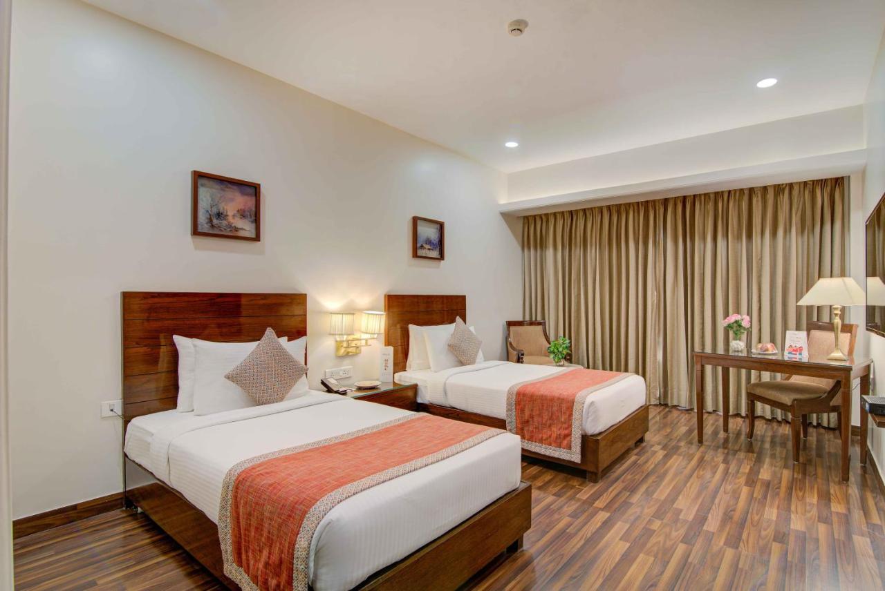 Hotel Home In By Amrik Sukhdev Sonipat Εξωτερικό φωτογραφία