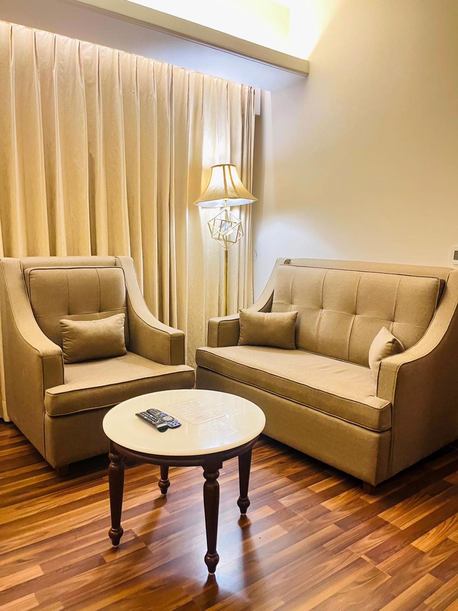 Hotel Home In By Amrik Sukhdev Sonipat Εξωτερικό φωτογραφία